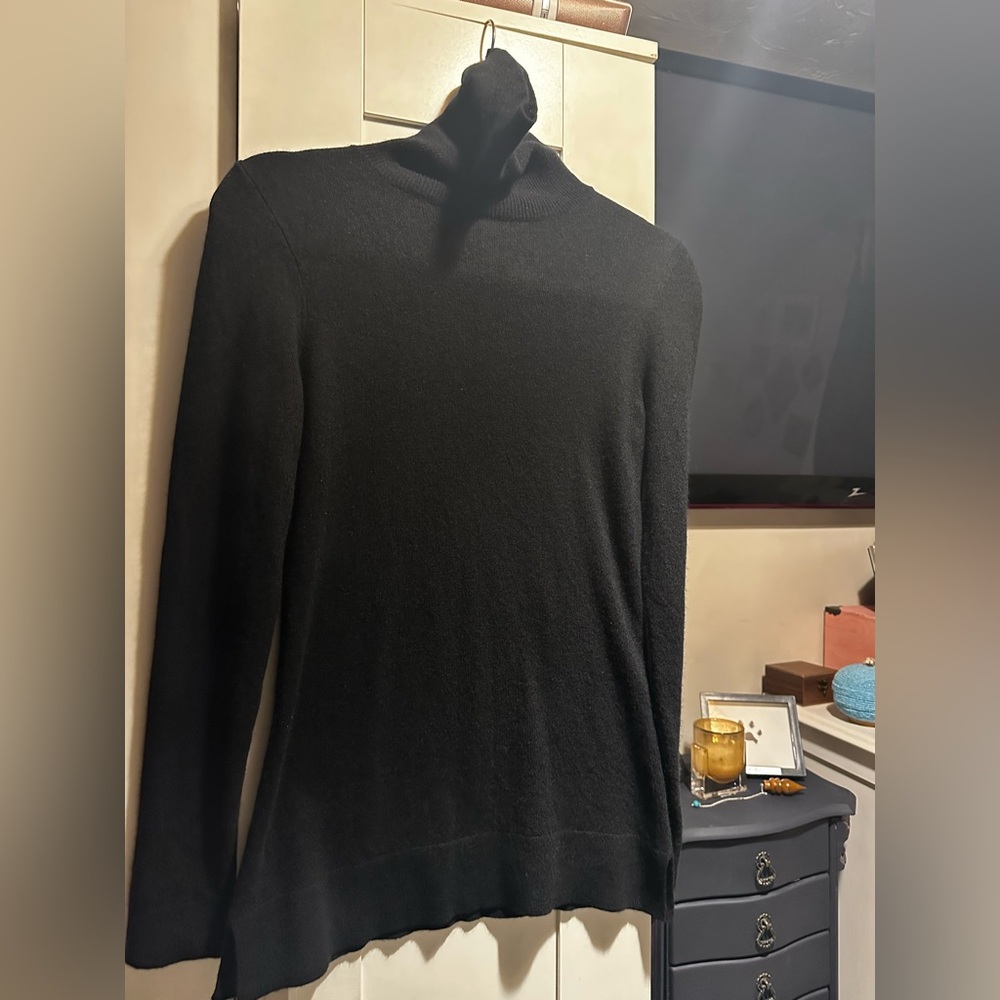100% Cashmere Black Turtleneck Sweater - Picture 7 of 13